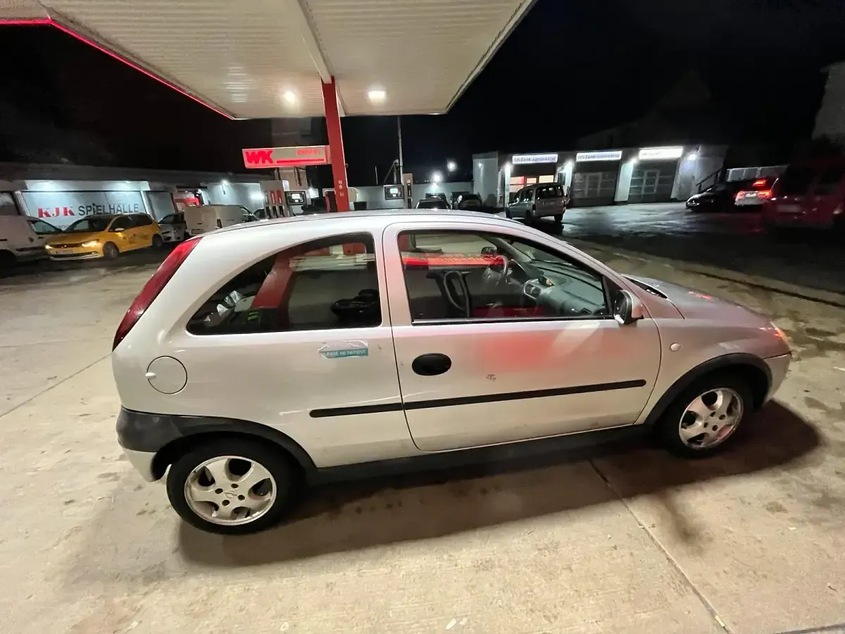 Gebraucht Opel Corsa 90 PS (66 kW) 2002 Silber Kleinwagen