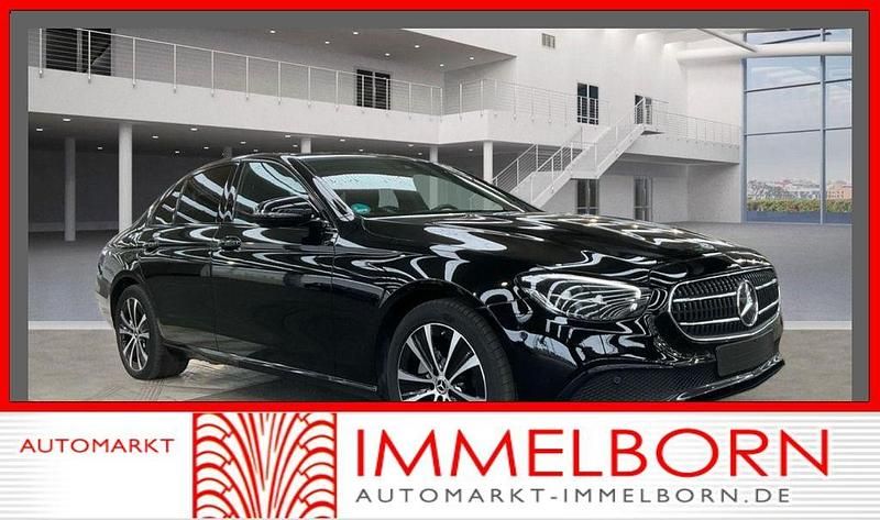 Schwarz Gebraucht 2022 Mercedes E300 Night Limousine | 35.500 € (Etwas zu teuer) - Bild 1/4