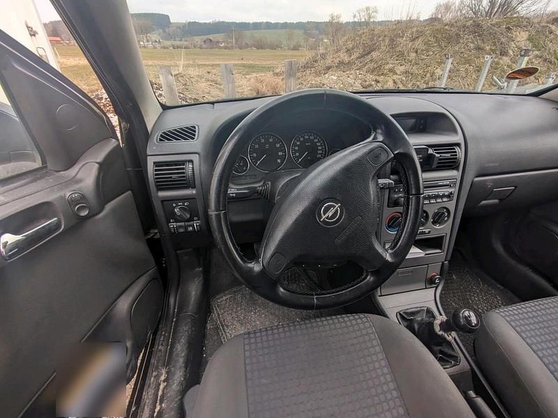 Gebraucht Opel Astra 101 PS (74 kW) 2002 Schwarz Limousine