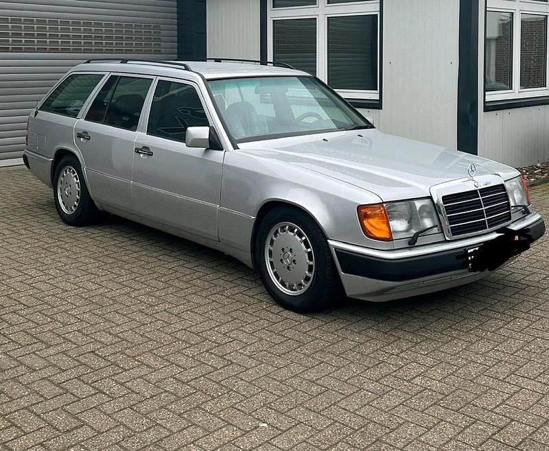 Gebraucht Mercedes E320 220 PS (161 kW) 1992 Silber Kombi