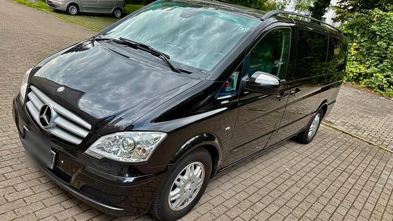Schwarz Gebraucht 2014 Mercedes Viano Van / Kleinbus | 11.800 € - Bild 1/4