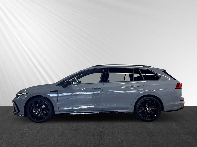 Gebraucht VW Golf VIII R-line 150 PS (110 kW) 2024 Mondsteingrau (grau) Kombi