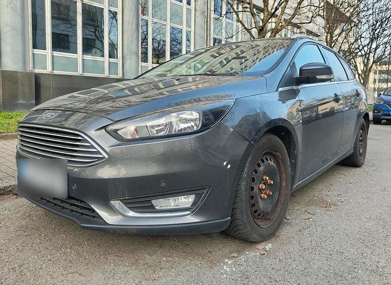 Gebraucht Ford Focus Titanium 120 PS (88 kW) 2014 Grau Kombi