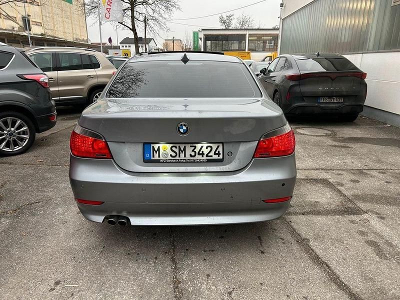 Gebraucht BMW 525 Sport Line 177 PS (130 kW) 2005 Grau Limousine