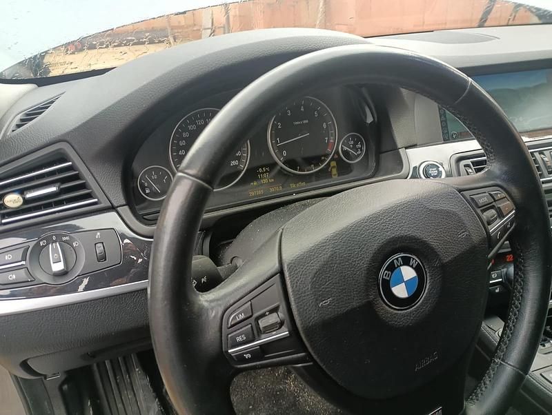 Gebraucht BMW 523 2010 Grau Limousine