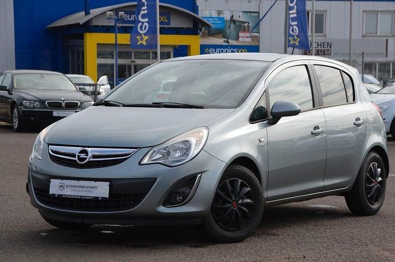 Gebraucht Opel Corsa 86 PS (63 kW) 2011 Silbersee/perl silber (m2) Kleinwagen