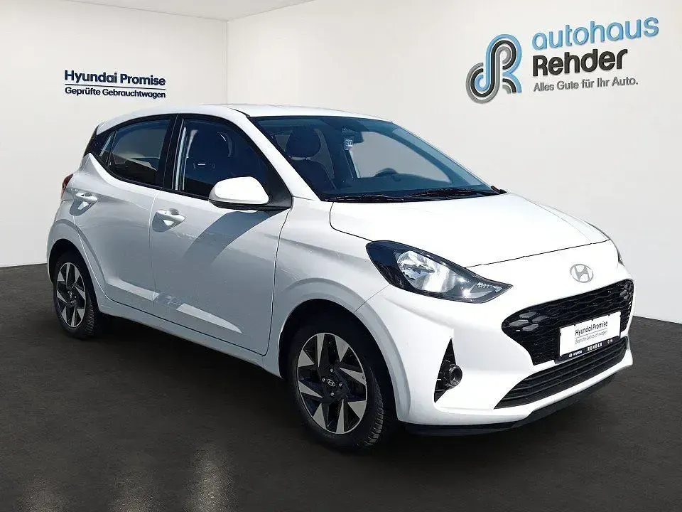 Gebraucht Hyundai i10 Trend 63 PS (46 kW) 2025 Weiß Kleinwagen