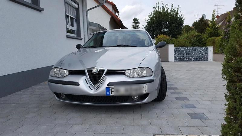 Gebraucht Alfa Romeo 156 180 PS (132 kW) 2000 Silber Limousine