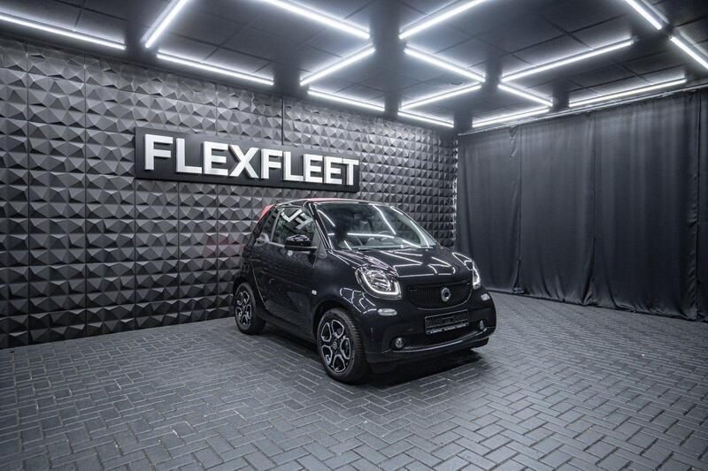 Schwarz Gebraucht 2018 Smart ForTwo Cabrio Cabrio | 16.999 € (Etwas zu teuer) - Bild 1/4