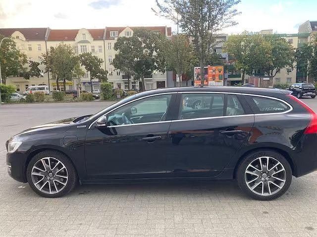 Używany Volvo V60 Summum 280 KM (205 kW) 2014 Czarny Kombi
