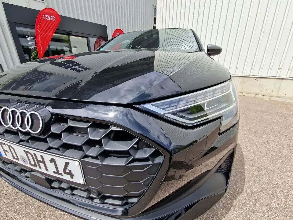 Gebraucht Audi A3 Comfort 150 PS (110 kW) 2024 Schwarz Kombi