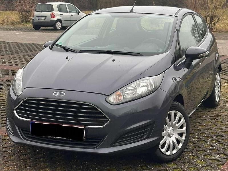 Midnight skygrau metallic Gebraucht 2014 Ford Fiesta Trend Kleinwagen | 4.600 € - Bild 1/4