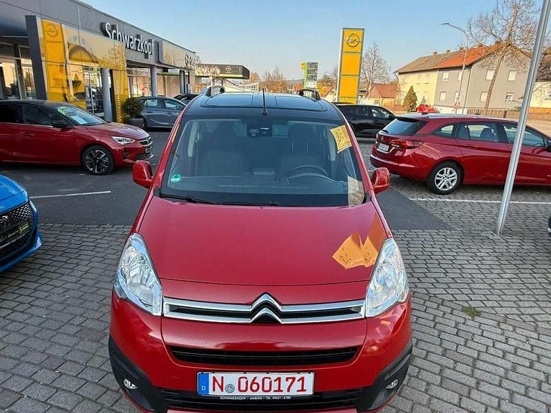 Gebraucht Citroën Berlingo Shine 99 PS (72 kW) 2017 Rot Van / Kleinbus