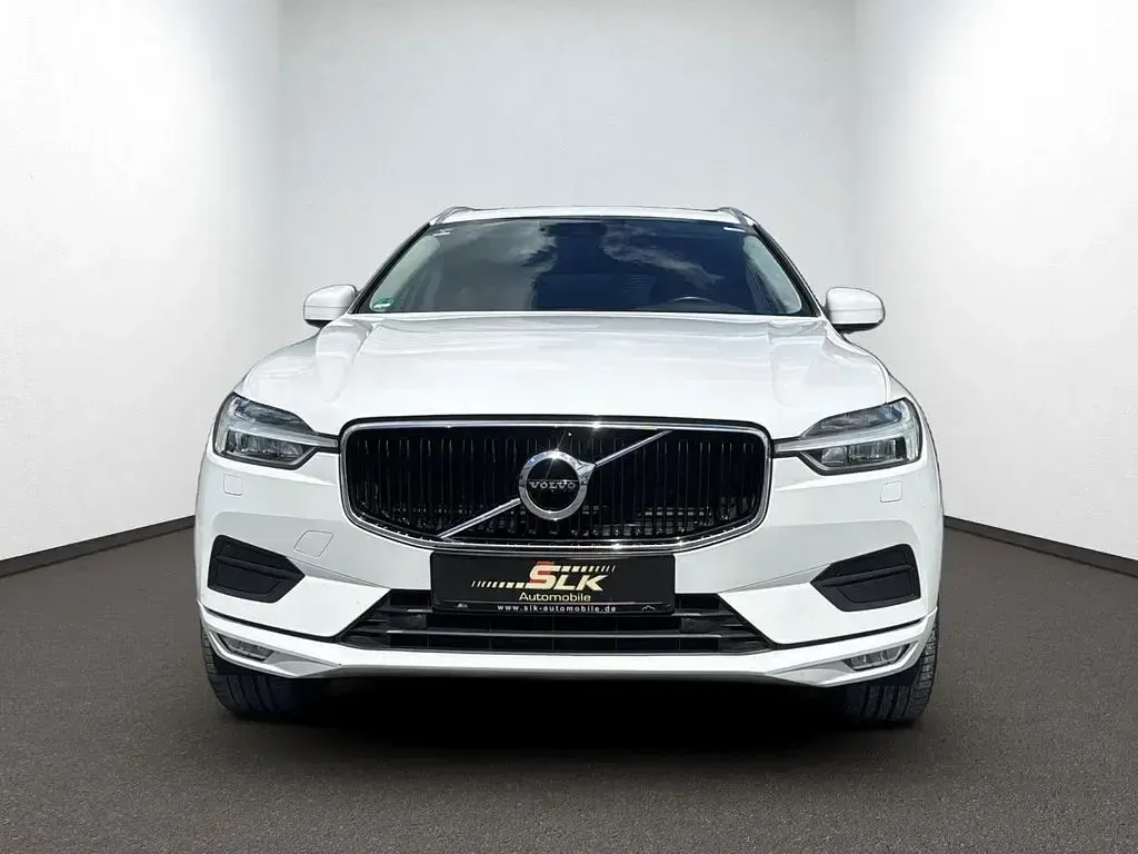Second-hand Volvo XC60 Momentum 190 CP (139 kW) 2018 Alb SUV