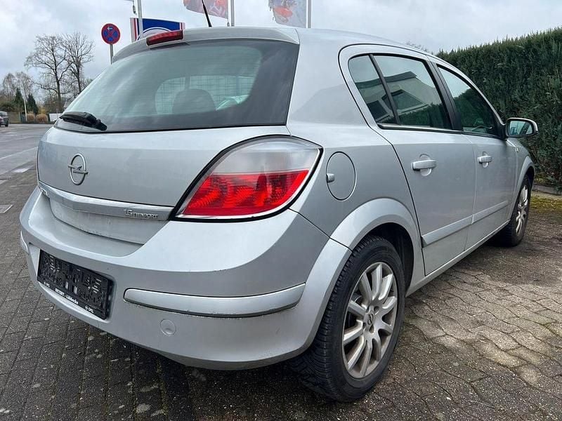 Gebraucht Opel Astra Enjoy 105 PS (77 kW) 2004 Silber Limousine