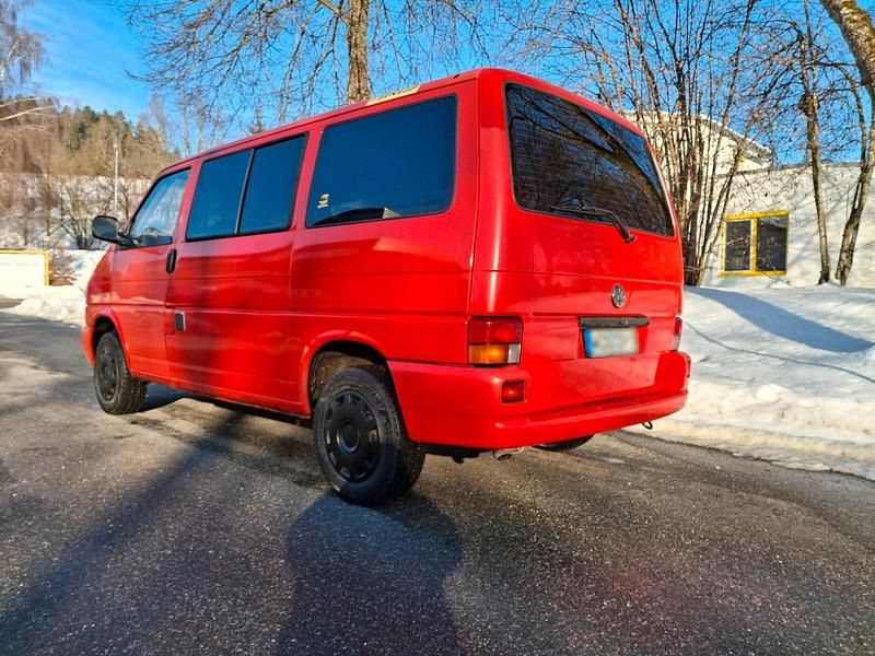 Gebraucht VW Multivan 110 PS (80 kW) 1997 Rot Van / Kleinbus