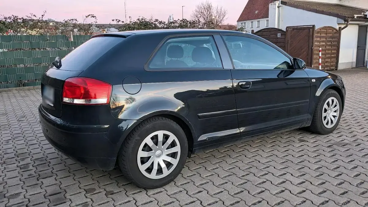 Gebraucht Audi A3 102 PS (75 kW) 2005 Schwarz Kleinwagen