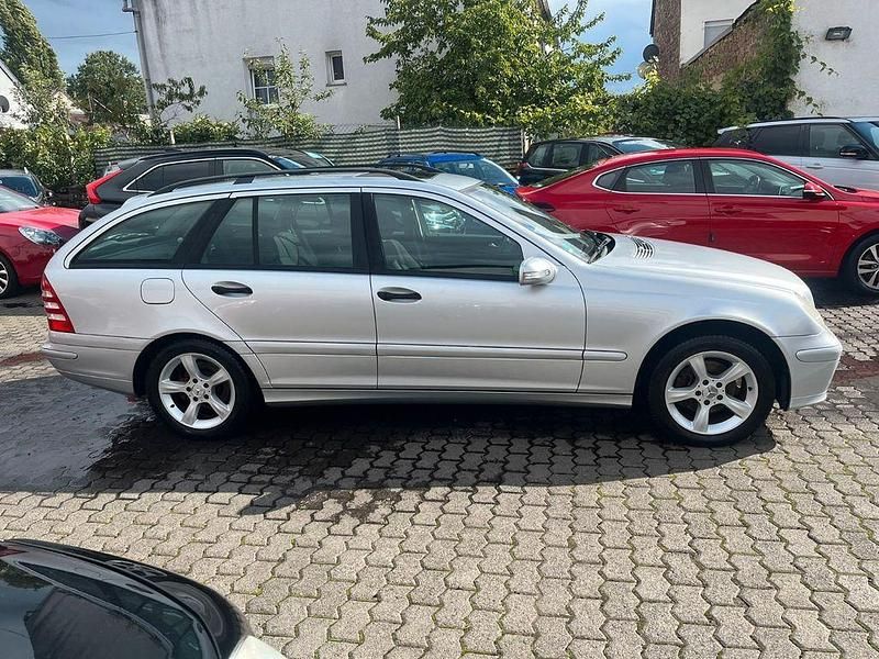 Gebraucht Mercedes C180 143 PS (105 kW) 2005 Silber Kombi