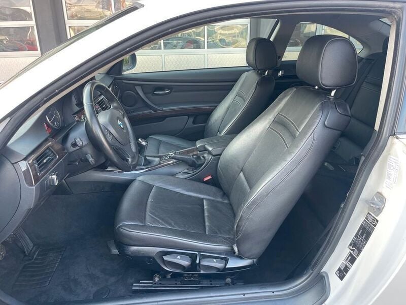 Gebraucht BMW 320 Sport Line 170 PS (125 kW) 2013 Weiß Coupé