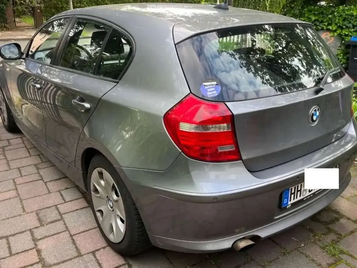 Gebraucht BMW 116 122 PS (89 kW) 2011 Grau Kleinwagen