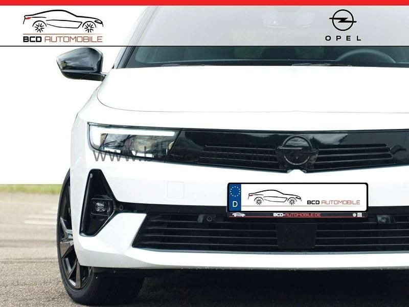 Weiß Gebraucht 2024 Opel Astra Limousine | 22.590 € (Superpreis) - Bild 1/4