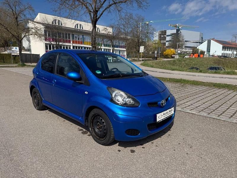 Gebraucht Toyota Aygo Edition 68 PS (50 kW) 2011 Blau Kleinwagen