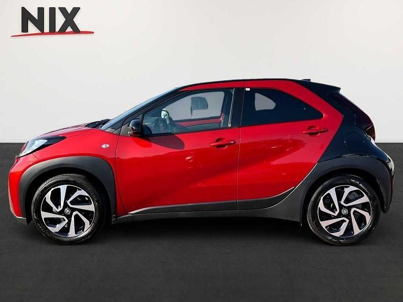 Gebraucht Toyota Aygo X Pulse 72 PS (52 kW) 2023 Rot SUV