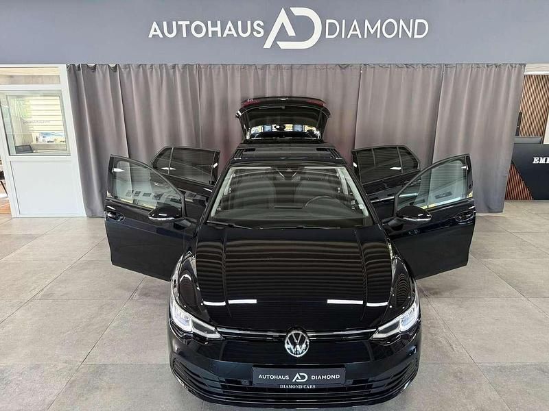 Gebraucht VW Golf VIII 150 PS (110 kW) 2020 Deep black perleffekt Limousine