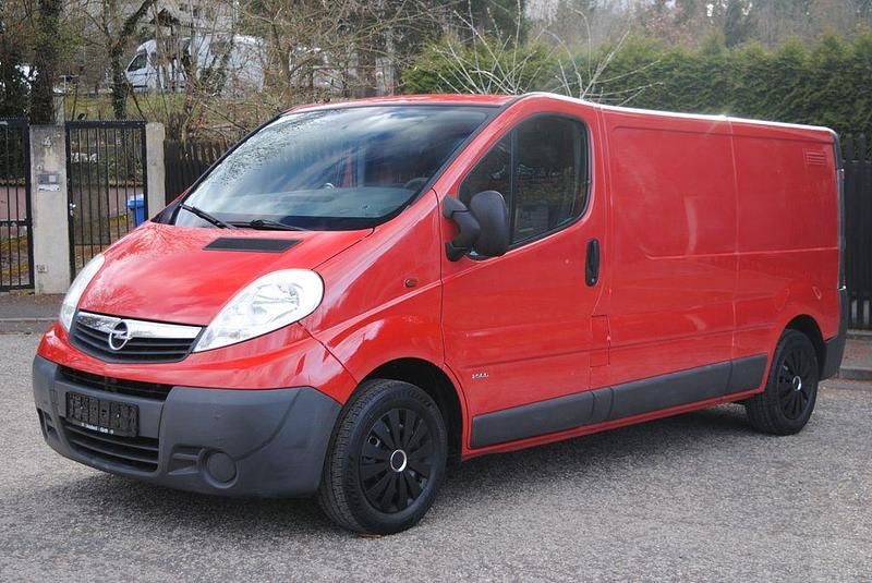Gebraucht Opel Vivaro 114 PS (83 kW) 2010 Rot Van / Kleinbus