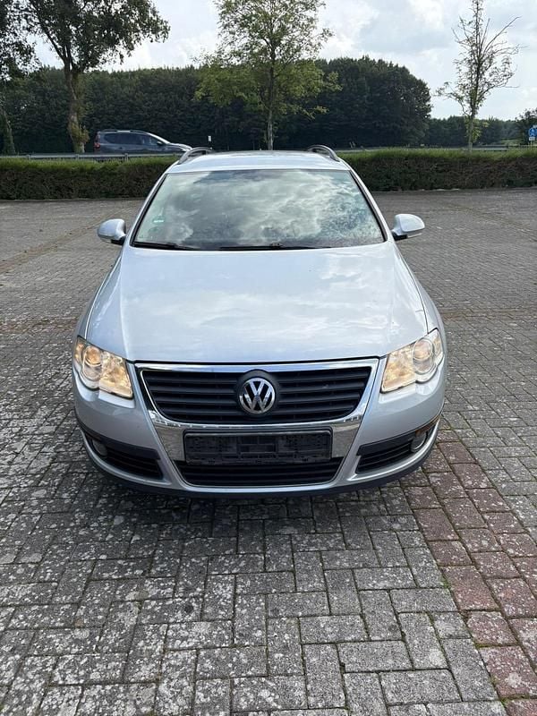 Silber Gebraucht 2007 VW Passat Kombi | 800 € (Superpreis) - Bild 1/4