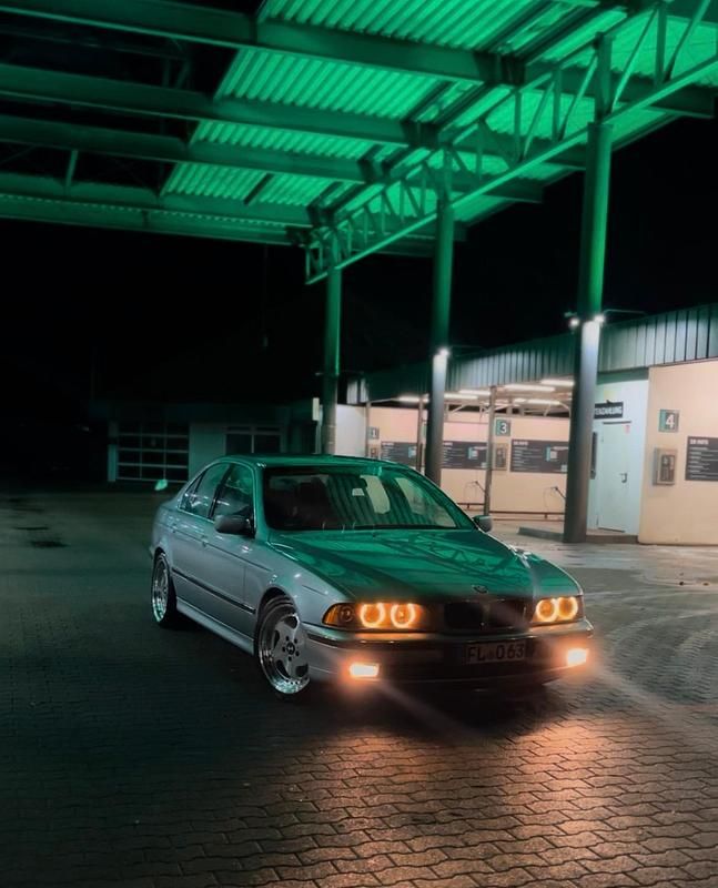 Silber Gebraucht 2000 BMW 520 Limousine | 3.299 € (Fairer Preis) - Bild 1/4