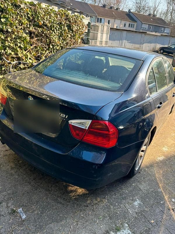 Gebraucht BMW 318 129 PS (94 kW) 2006 Blau Limousine