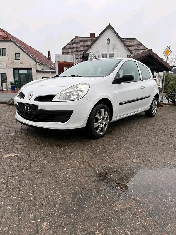 Gebraucht Renault Clio II 65 PS (47 kW) 2008 Weiß Kleinwagen
