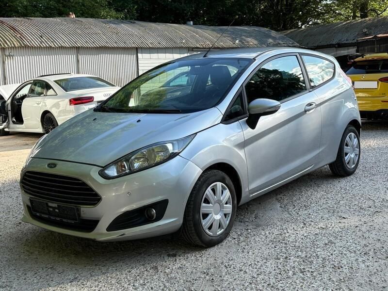 Silber Gebraucht 2013 Ford Fiesta Kleinwagen | 2.400 € (Superpreis) - Bild 1/4