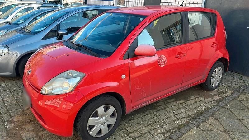 Gebraucht Daihatsu Sirion 69 PS (50 kW) 2007 Rot Kleinwagen