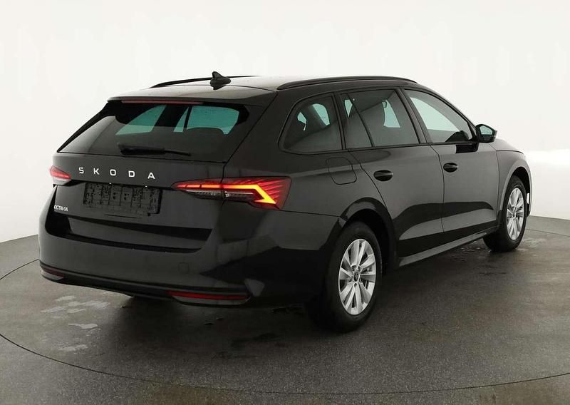 Black magic perleffekt Neu 2025 Skoda Octavia Selection Kombi | 33.045 € (Superpreis) - Bild 1/4