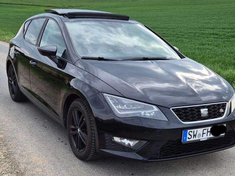 Second-hand Seat Leon FR 184 CP (135 kW) 2014 Negru Berlinǎ