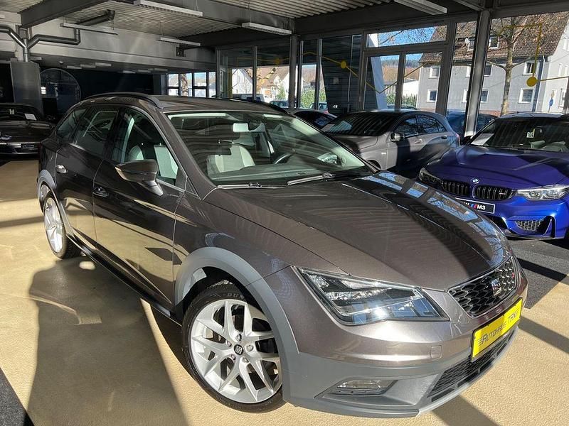Grau Gebraucht 2015 Seat Leon X-Perience 4Drive Kombi | 14.290 € (Fairer Preis) - Bild 1/4