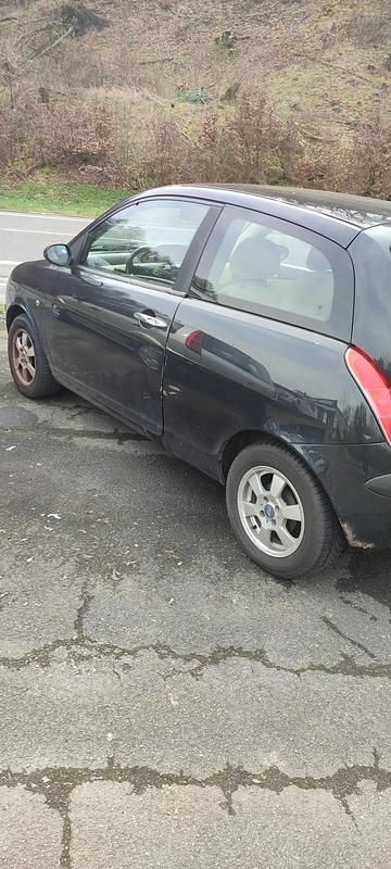 Schwarz Gebraucht 2004 Lancia Ypsilon Kleinwagen | 500 € (Fairer Preis) - Bild 1/4