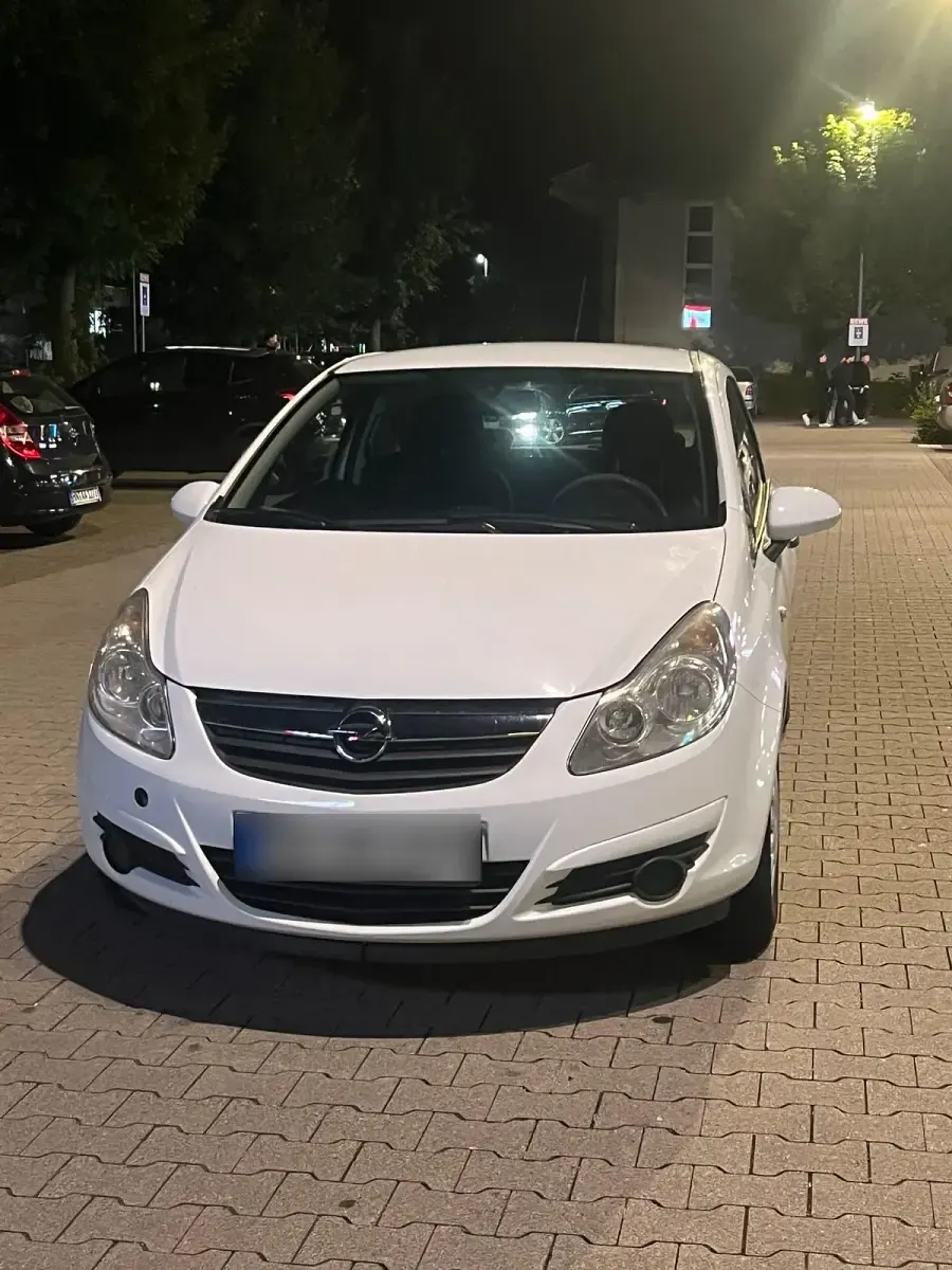 Gebraucht Opel Corsa 64 PS (47 kW) 2009 Weiß Kleinwagen