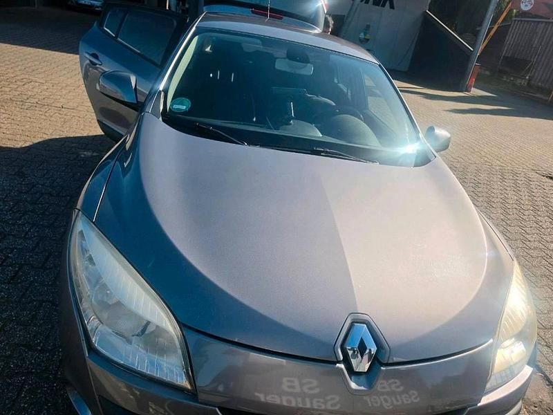 Gebraucht Renault Mégane GT 130 PS (95 kW) 2010 Grau Coupé
