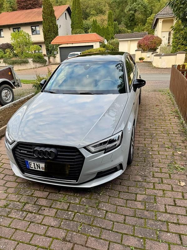 Schwarz Gebraucht 2020 Audi A3 Limousine | 21.900 € (Fairer Preis) - Bild 1/4