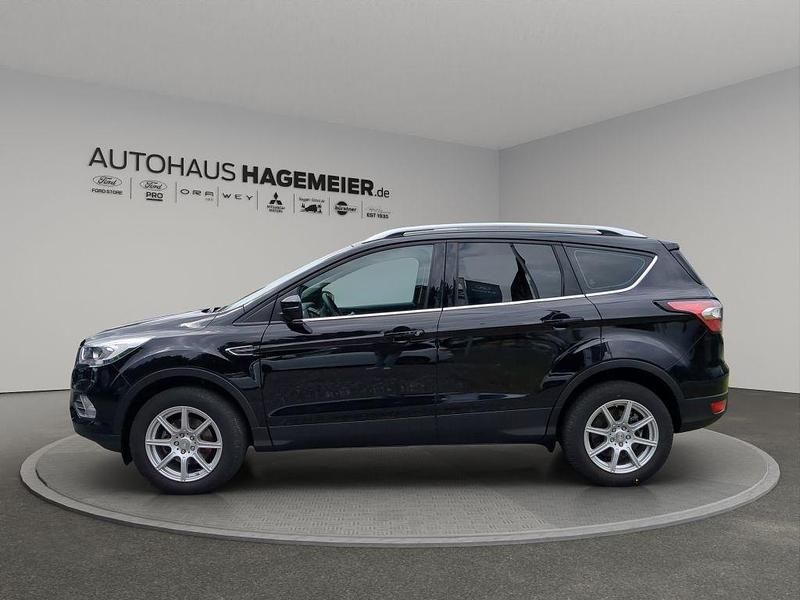Gebraucht Ford Kuga Trend 120 PS (88 kW) 2018 Iridium schwarz mica SUV