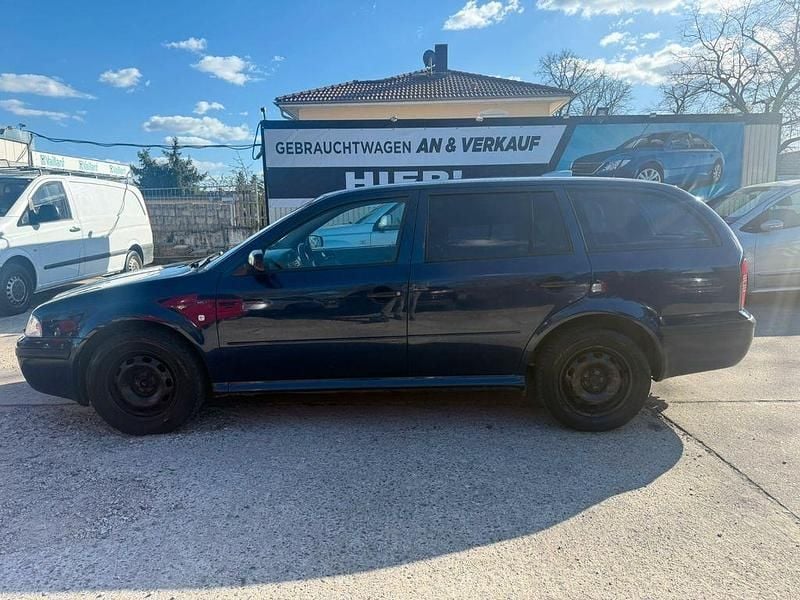 Gebraucht Skoda Octavia Classic 102 PS (75 kW) 2002 Blau Kombi
