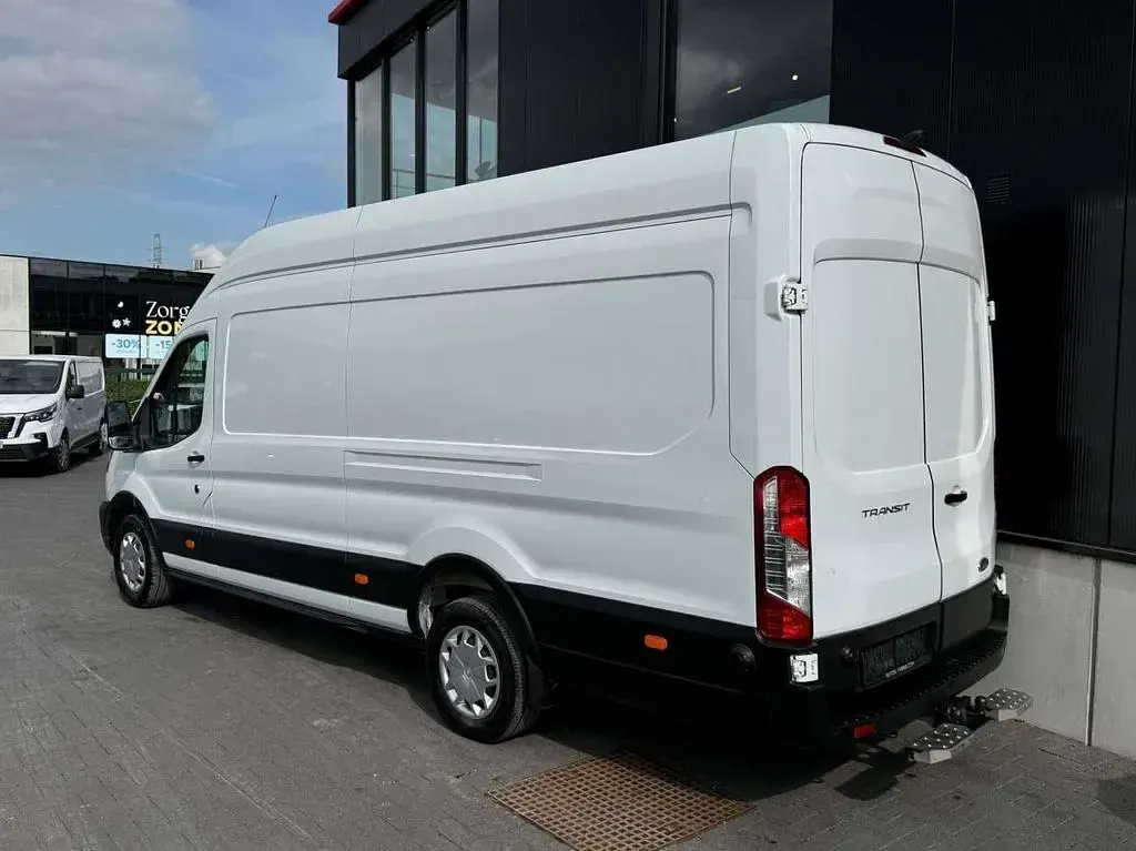 Gebraucht Ford Transit Trend 170 PS (125 kW) 2022 Weiß Van