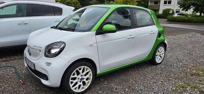 Grau Gebraucht 2018 Smart ForFour Electric Drive Kleinwagen | 6.700 € (Fairer Preis) - Bild 1/1