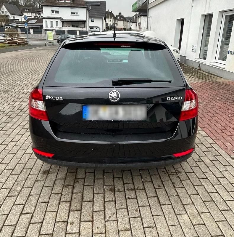Gebraucht Skoda Rapid 105 PS (77 kW) 2013 Schwarz Kleinwagen