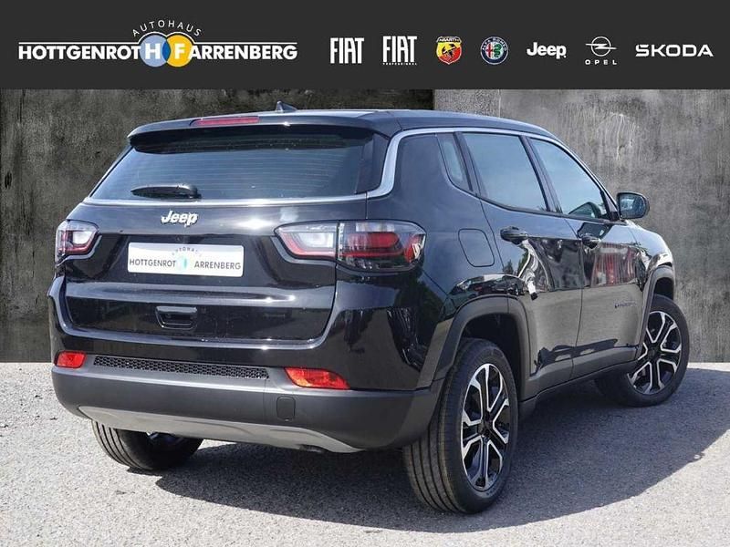 Neu Jeep Compass Altitude 131 PS (96 kW) 2025 Schwarz SUV