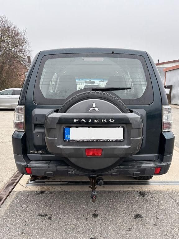 Gebraucht Mitsubishi Pajero 170 PS (125 kW) 2007 Grün SUV