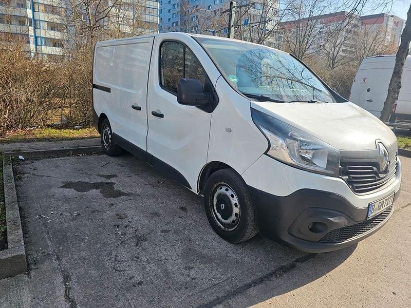 Gebraucht Renault Trafic 95 PS (69 kW) 2016 Weiß Van / Kleinbus